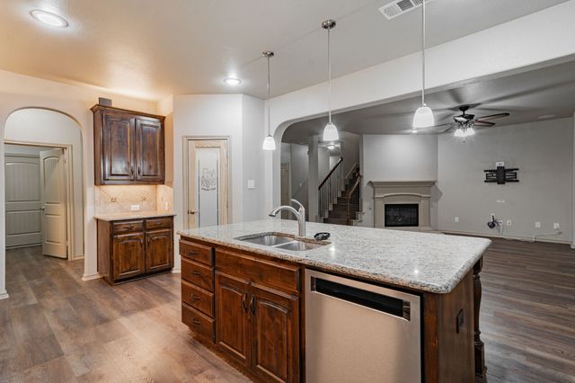 2216 Rosalinda Pass, Fort Worth, TX 76131