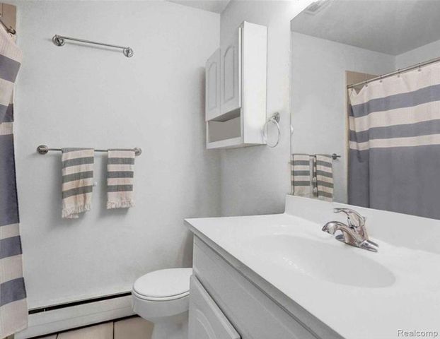 753 W Maple Road, Clawson, MI 48017