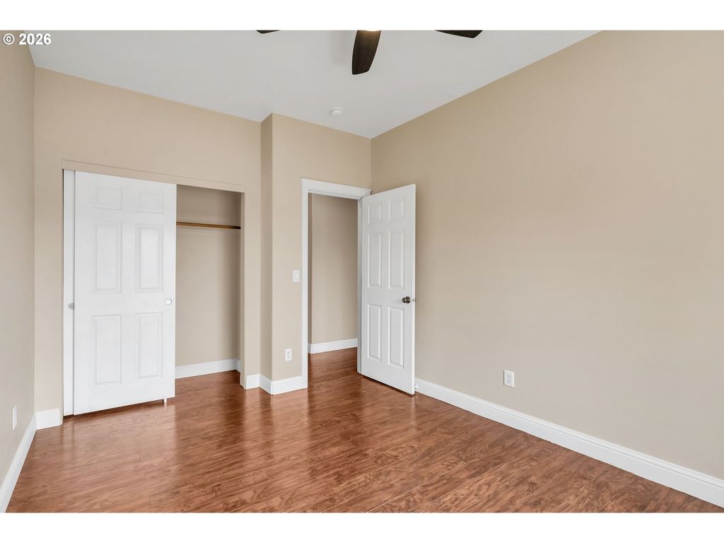 Image 17 of property listing at 338 Nw FOXGLOVE St, Dallas, OR 97338