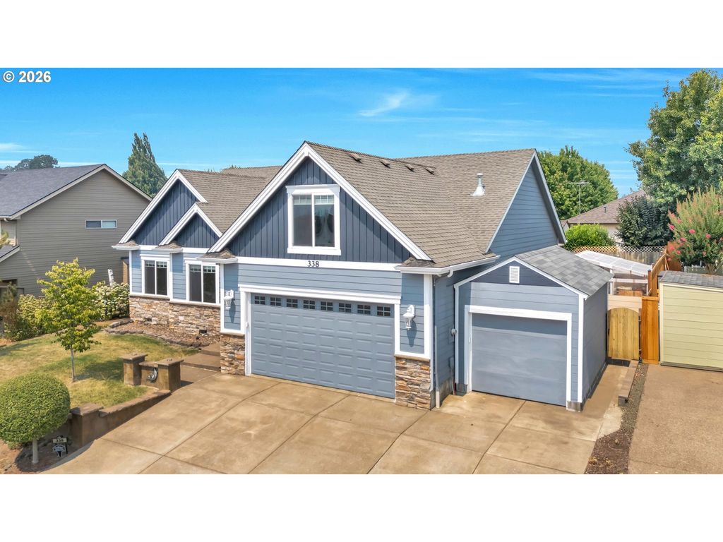 Image 2 of property listing at 338 Nw FOXGLOVE St, Dallas, OR 97338