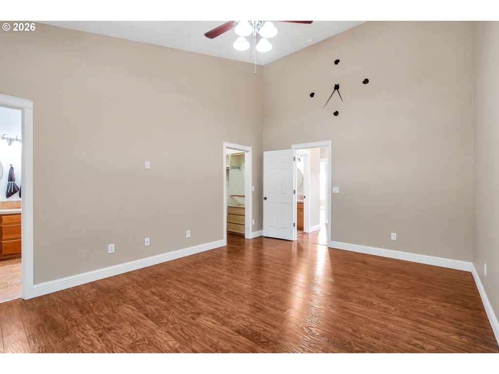 Image 22 of property listing at 338 Nw FOXGLOVE St, Dallas, OR 97338