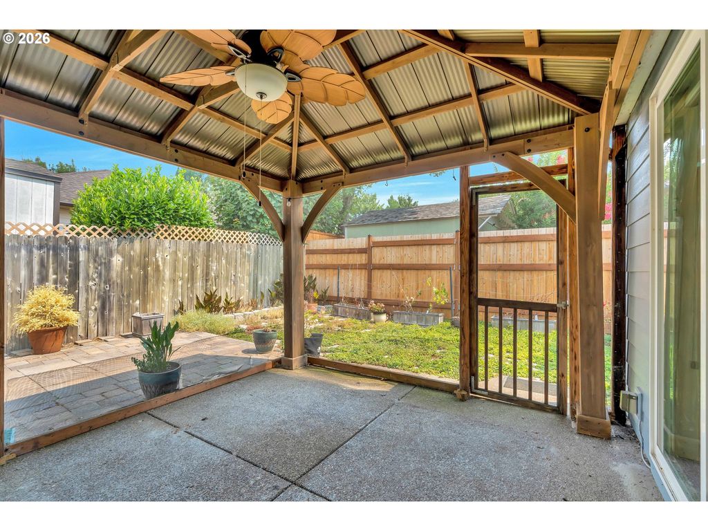 Image 28 of property listing at 338 Nw FOXGLOVE St, Dallas, OR 97338