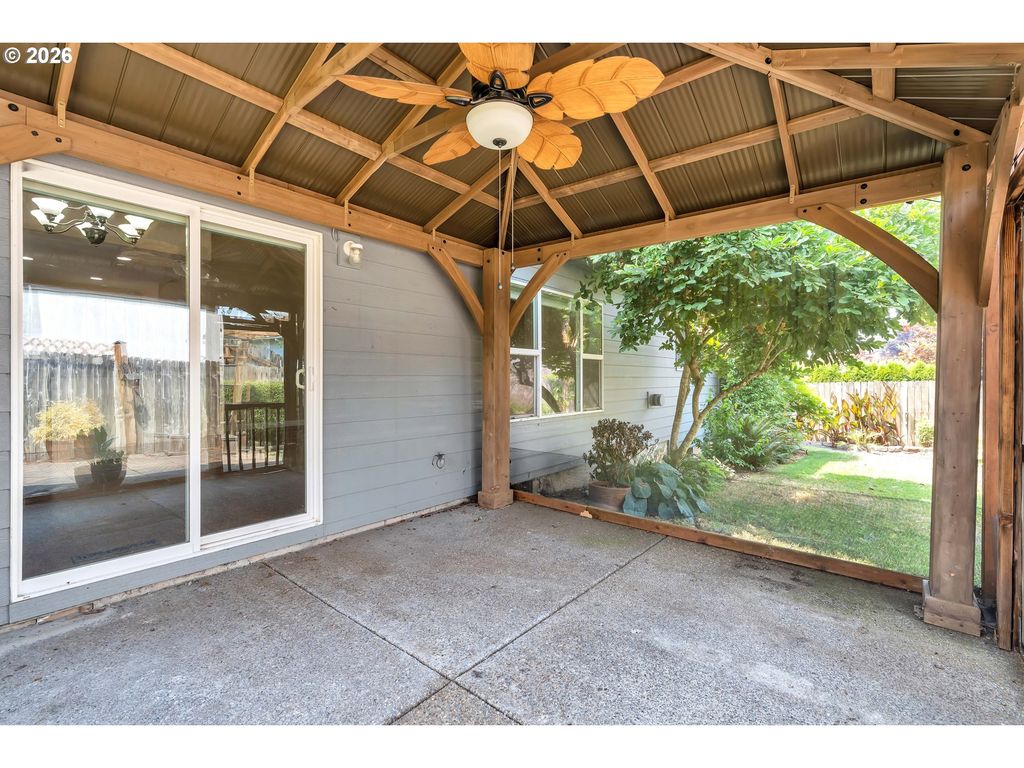 Image 29 of property listing at 338 Nw FOXGLOVE St, Dallas, OR 97338