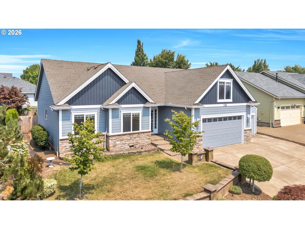 Image 3 of property listing at 338 Nw FOXGLOVE St, Dallas, OR 97338
