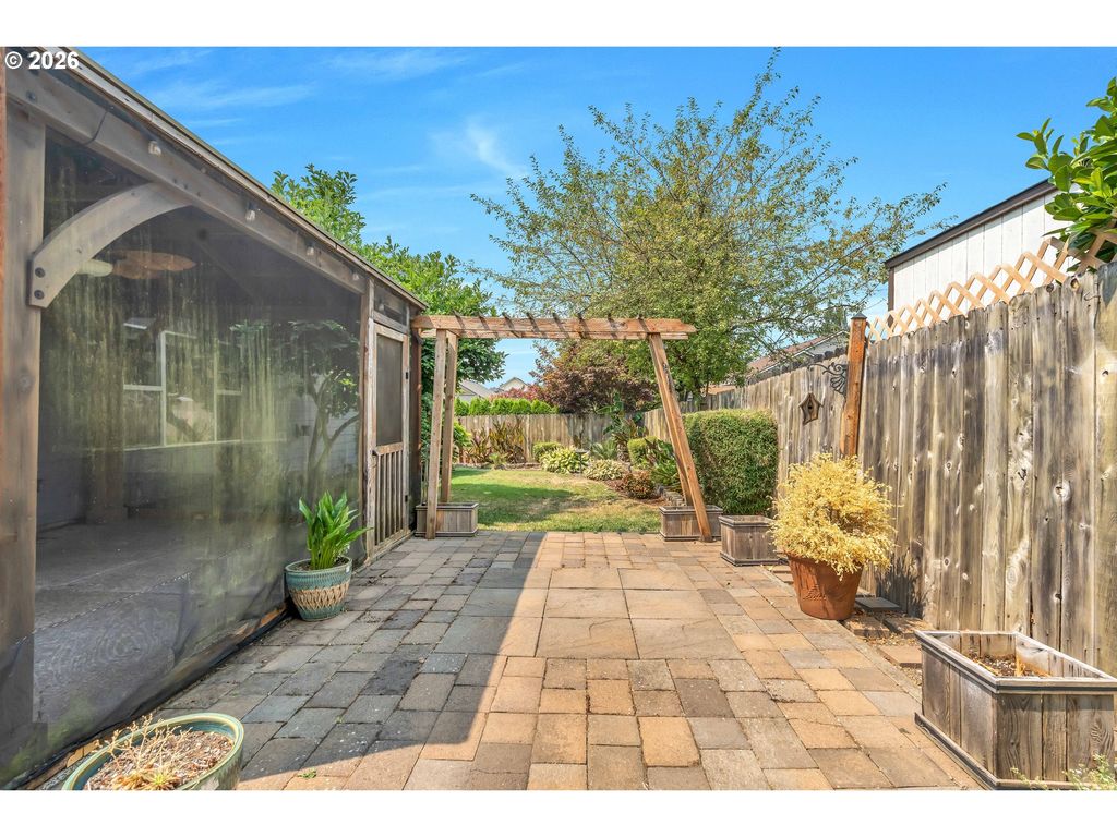 Image 32 of property listing at 338 Nw FOXGLOVE St, Dallas, OR 97338