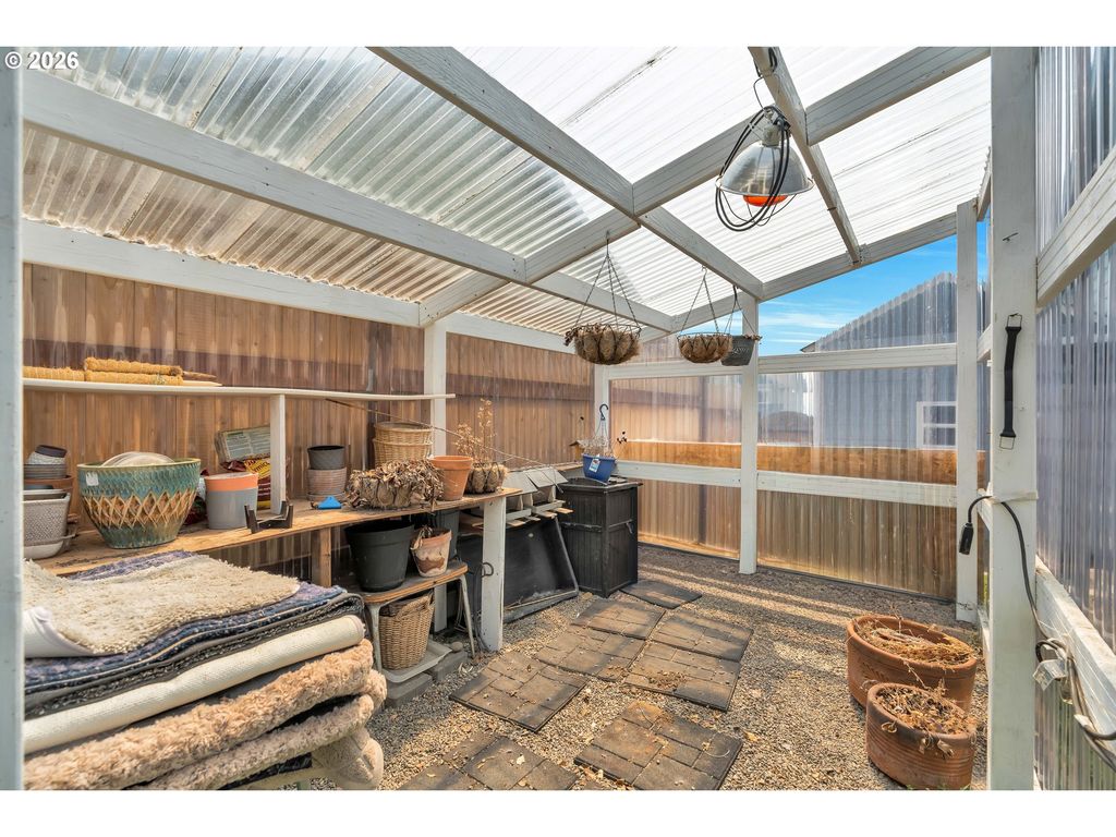 Image 39 of property listing at 338 Nw FOXGLOVE St, Dallas, OR 97338