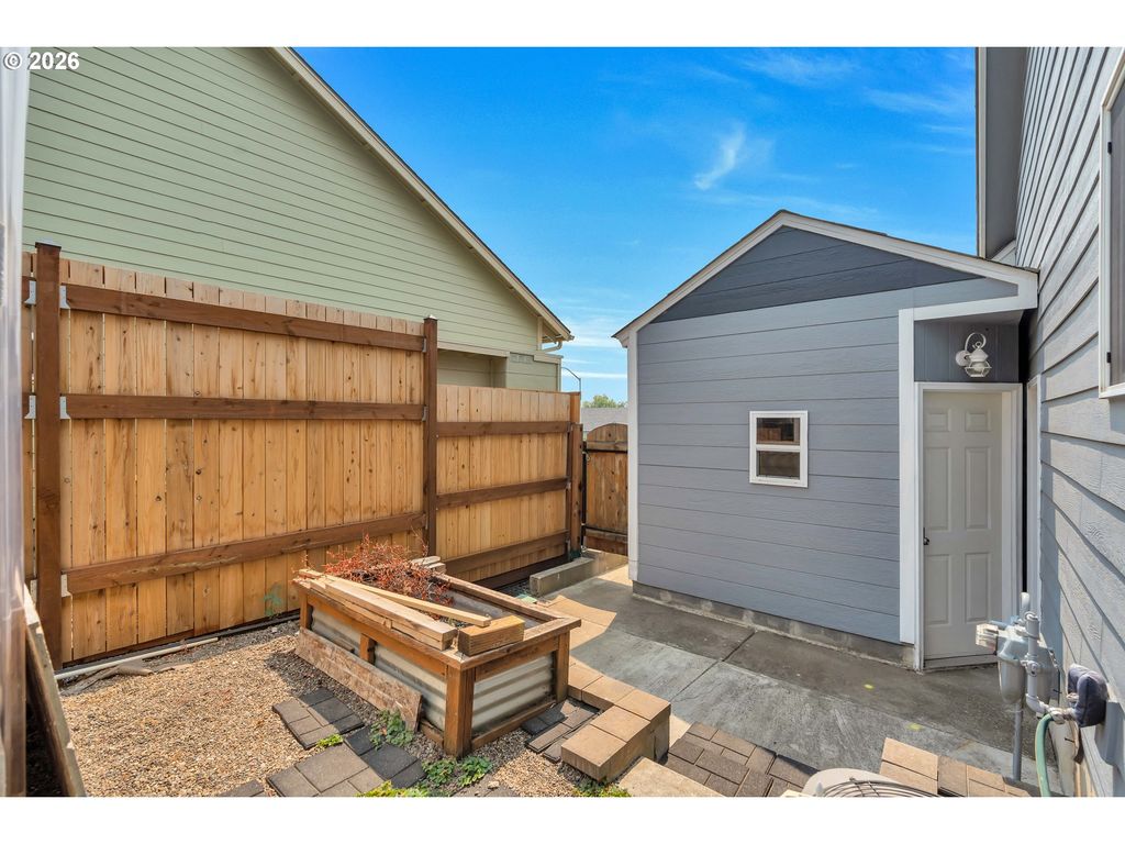 Image 40 of property listing at 338 Nw FOXGLOVE St, Dallas, OR 97338