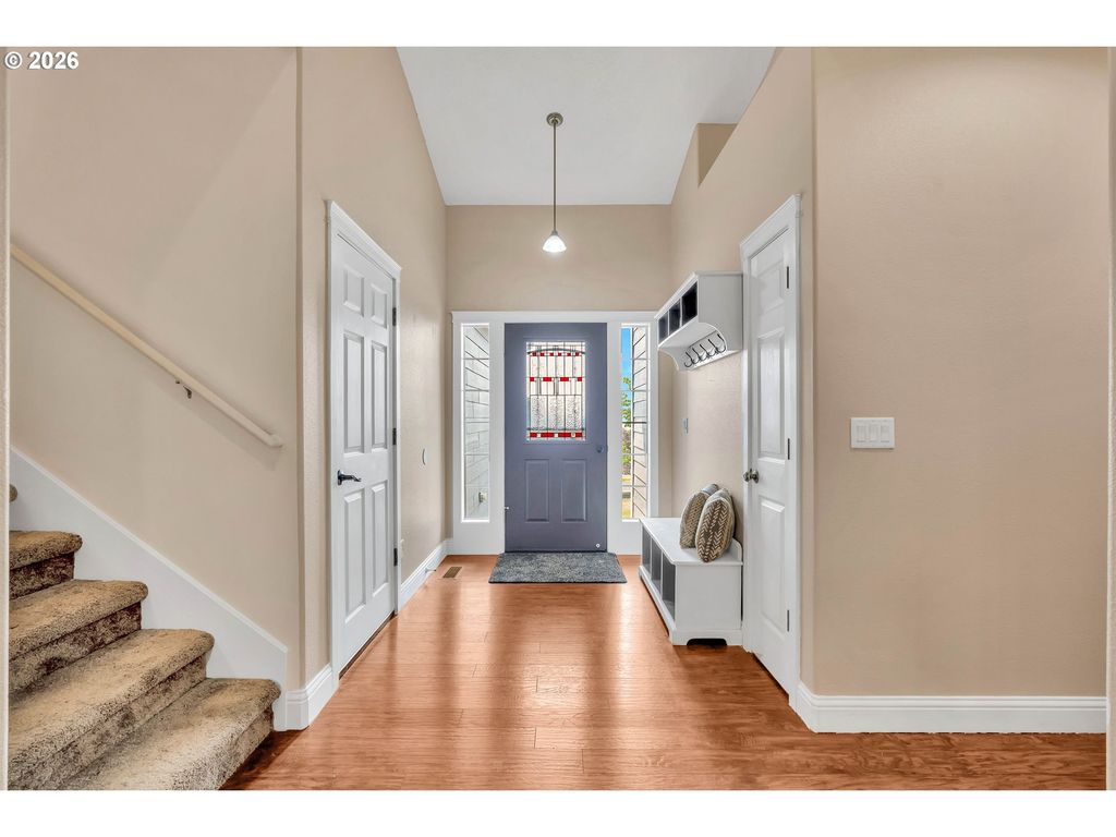 Image 5 of property listing at 338 Nw FOXGLOVE St, Dallas, OR 97338