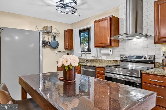 8 CENTAURI AVE, Sewell, NJ 08080