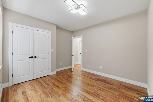 438 10th Street, Newark, NJ 07103