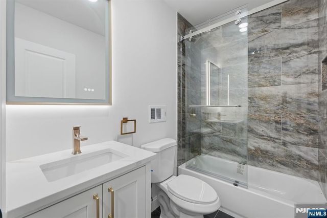 438 10th Street, Newark, NJ 07103