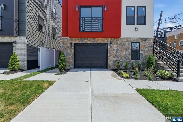 438 10th Street, Newark, NJ 07103