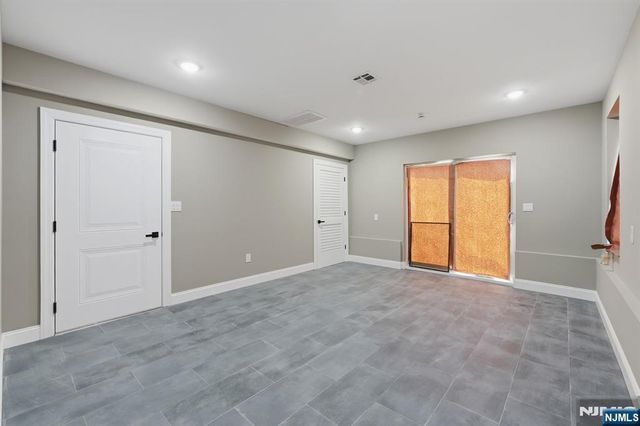 438 10th Street, Newark, NJ 07103