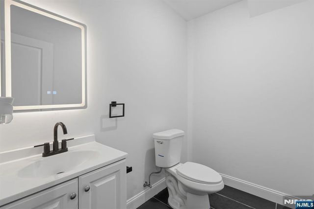 438 10th Street, Newark, NJ 07103
