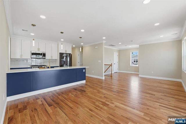 438 10th Street, Newark, NJ 07103