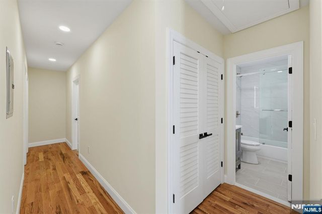438 10th Street, Newark, NJ 07103