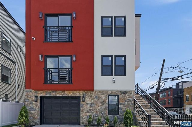 438 10th Street, Newark, NJ 07103