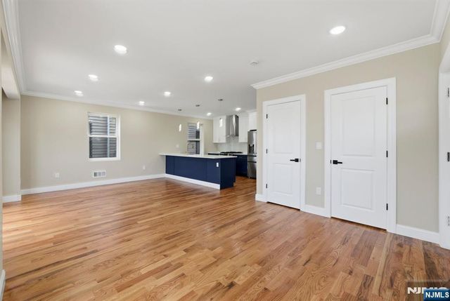 438 10th Street, Newark, NJ 07103