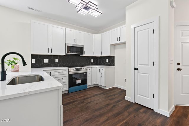 6209 River Breeze Court, Raleigh, NC 27604