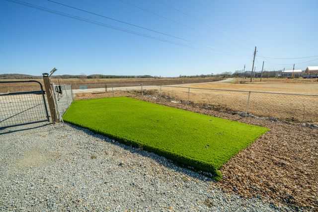 2217 Hardin Bottom River Rd, Clifton, TN 38425