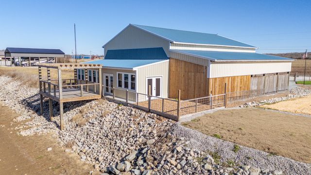 2217 Hardin Bottom River Rd, Clifton, TN 38425