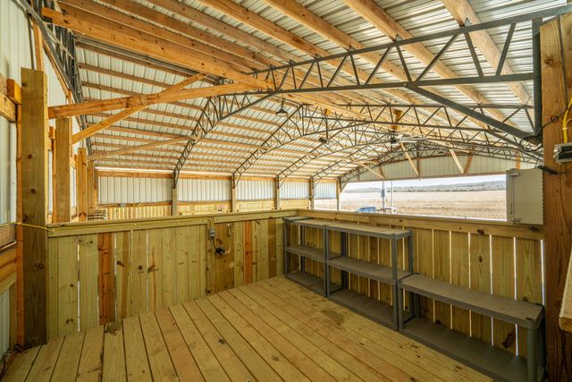 2217 Hardin Bottom River Rd, Clifton, TN 38425