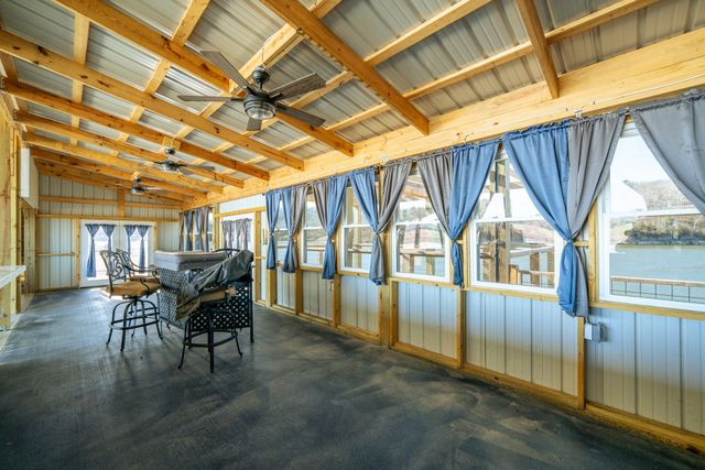 2217 Hardin Bottom River Rd, Clifton, TN 38425