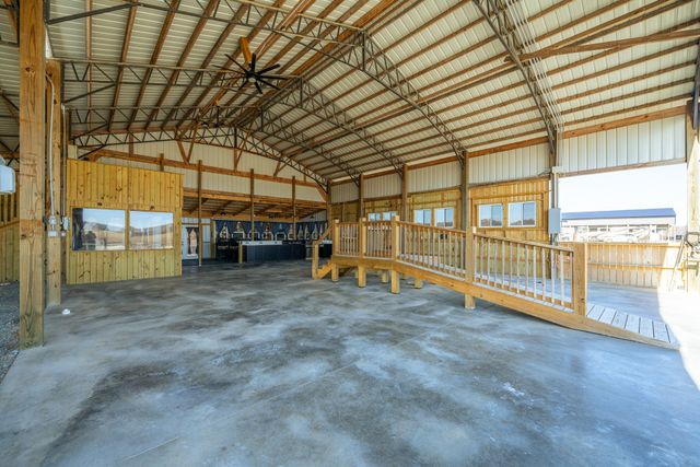 2217 Hardin Bottom River Rd, Clifton, TN 38425