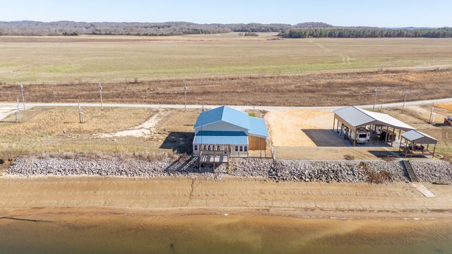 2217 Hardin Bottom River Rd, Clifton, TN 38425