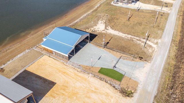 2217 Hardin Bottom River Rd, Clifton, TN 38425