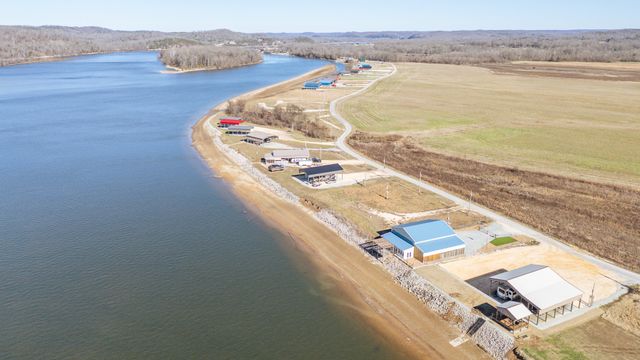 2217 Hardin Bottom River Rd, Clifton, TN 38425