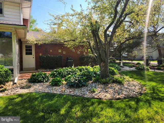 85 COUNTRY LN, Landisville, PA 17538