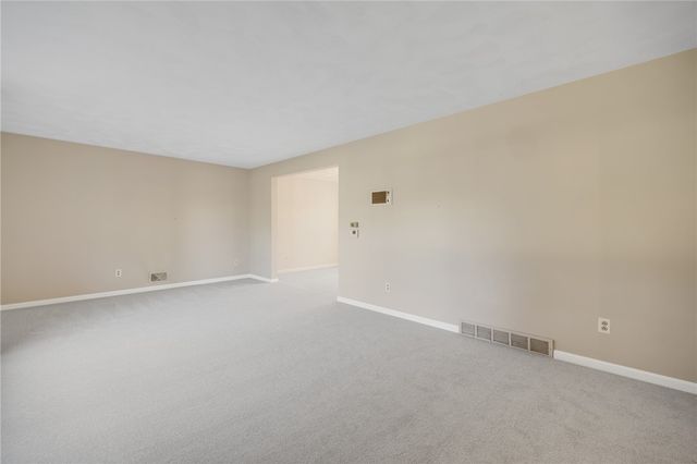 185 Viennawood Drive, Brighton, NY 14618