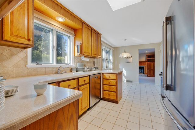 185 Viennawood Drive, Brighton, NY 14618