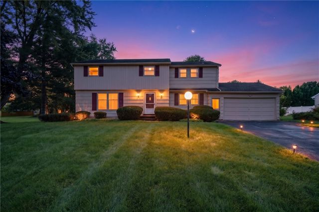 185 Viennawood Drive, Brighton, NY 14618