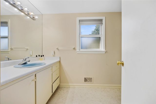 185 Viennawood Drive, Brighton, NY 14618