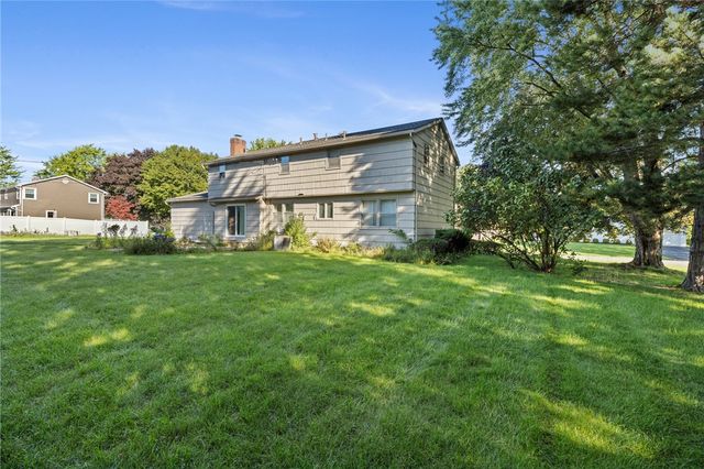 185 Viennawood Drive, Brighton, NY 14618