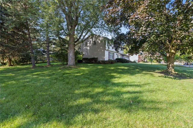 185 Viennawood Drive, Brighton, NY 14618