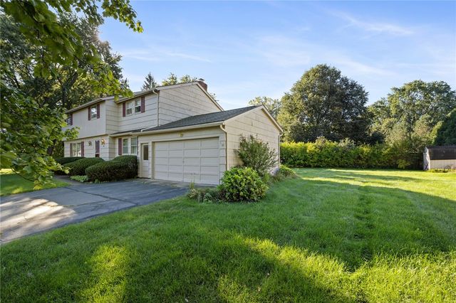 185 Viennawood Drive, Brighton, NY 14618