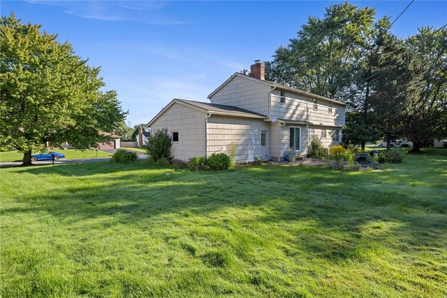 185 Viennawood Drive, Brighton, NY 14618
