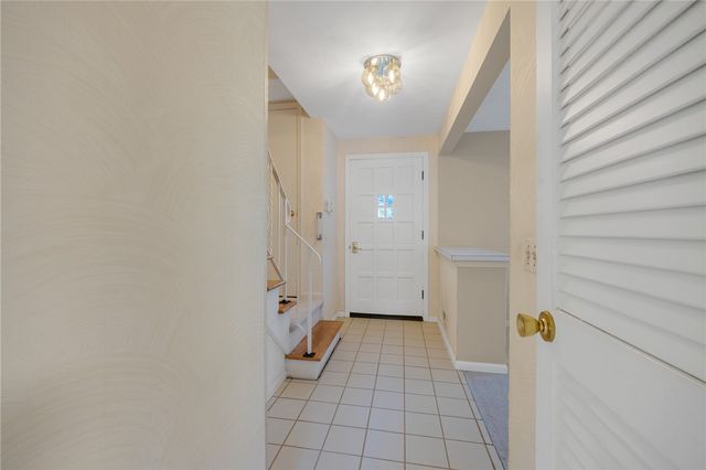 185 Viennawood Drive, Brighton, NY 14618