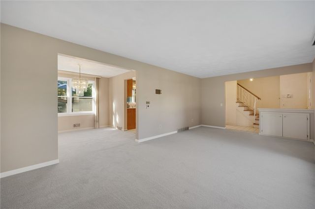 185 Viennawood Drive, Brighton, NY 14618