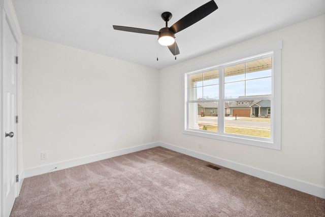 926 Bankside Dr, Clarksville, TN 37043