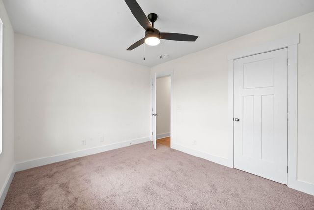 926 Bankside Dr, Clarksville, TN 37043