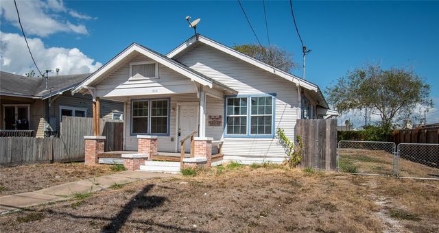 810 Craig St, Corpus Christi, TX 78404