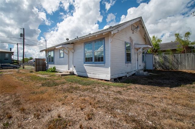 810 Craig St, Corpus Christi, TX 78404