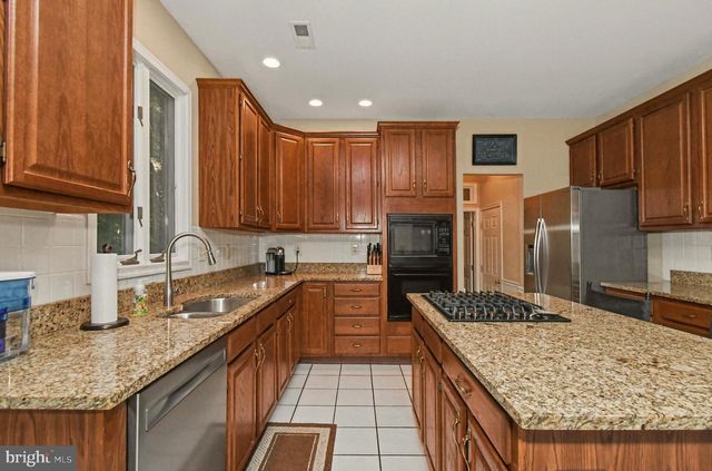 153 MOUNTAIN OAKS RD, Yardley, PA 19067