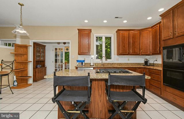 153 MOUNTAIN OAKS RD, Yardley, PA 19067