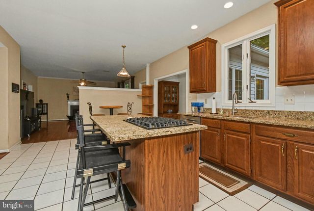 153 MOUNTAIN OAKS RD, Yardley, PA 19067
