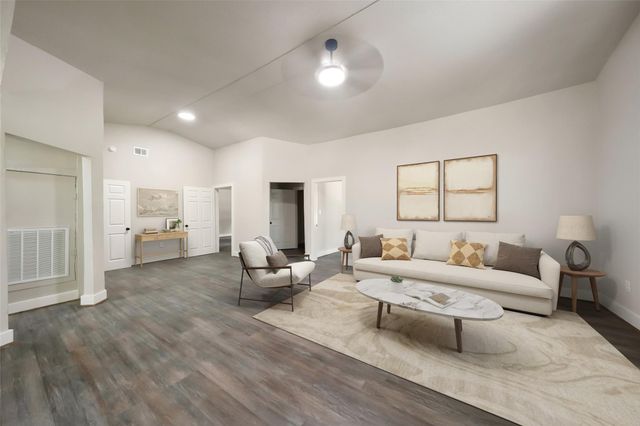 601 Faulkner Avenue, Coldspring, TX 77331